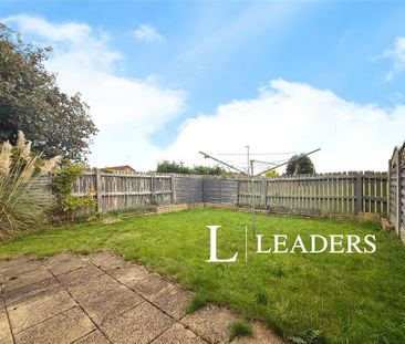 3 bedroom terraced house to rent - Photo 3