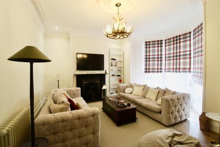 4 bedroom flat to rent - Photo 5