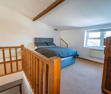 4 bedroom semi-detached house to rent - Photo 5