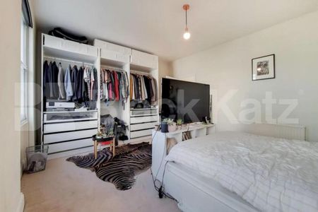 Spacious 3-Bed Flat on Caledonian Road with Modern Bathroom & Open-Plan Lounge - Photo 4