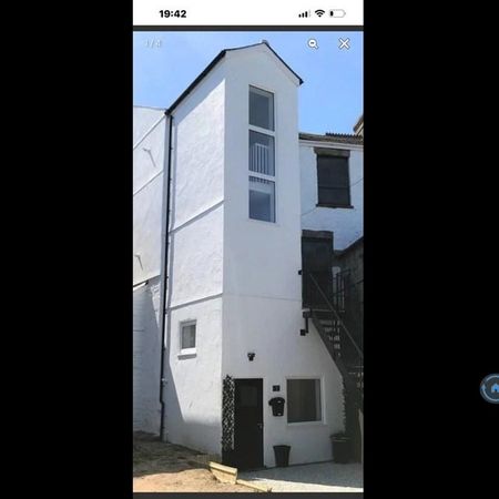 2 bedroom penthouse to rent - Photo 4