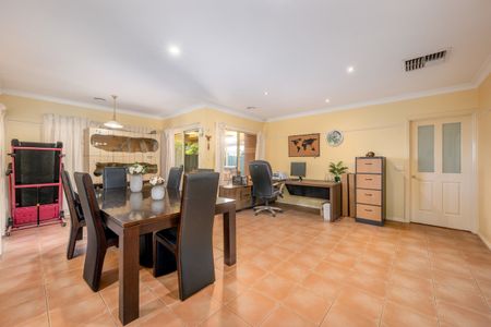 Impressive 4 Bedroom Home in Shepparton North - Photo 2