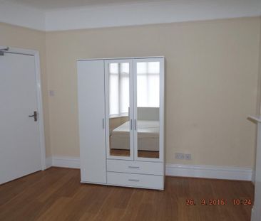 1 bedroom in a house share to rent - Photo 3