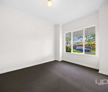 Beautifully Presented Home Offering Comfort & Convenience !! - Photo 5