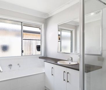 Modern 3-Bedroom, 2-Bath Home with Open-Plan Living & Private Court... - Photo 1