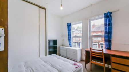 3 bedroom terraced house to rent - Photo 3