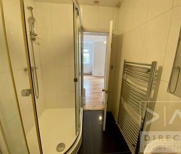 The Parade, Epsom, KT18 - Photo 3