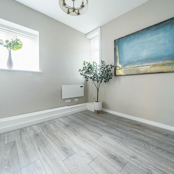 Wycliffe Buildings, Guildford - 1 bedroomProperty for lettings - Seymours - Photo 1