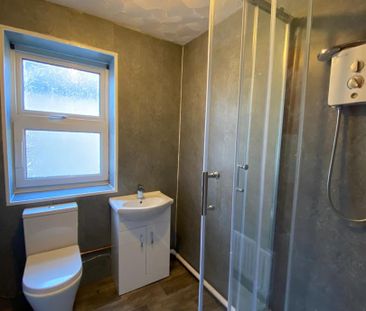 Room For Rent Queen Street, Pontypridd - Photo 4