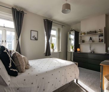 Just around the corner from the most popular student spots! - Photo 3