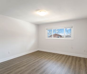 For Lease - 9 Isaac Court, Hamilton, Ontario - Photo 2