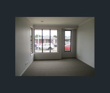 Generous Family Home - Photo 3