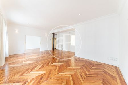 Apartment for rent in Almagro - Photo 4