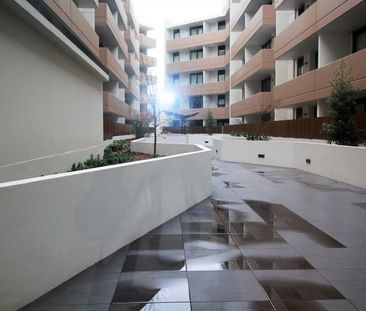 PARTIALLY FURNISHED ONE BEDROOM APARTMENT! - Photo 6