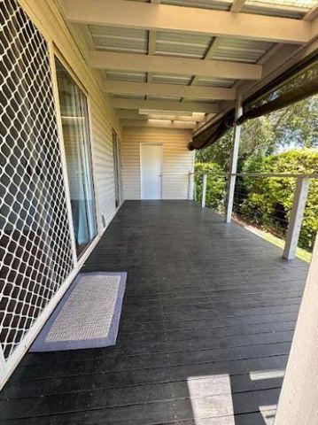 SUPREME QUIET HOUSE & GRANNY FLAT IN PERFECT LOCATION ! - Photo 2