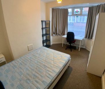 5 bedroom terraced house to rent - Photo 4