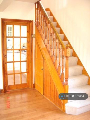 1 bedroom in a house share to rent - Photo 3