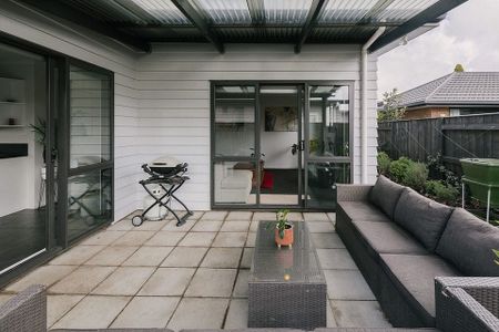 Modern 3 Bed 2 Bath Home | Central Location - Photo 5