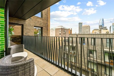 A modern, spacious 2 bed apartment, moments from Southwark station. - Photo 3