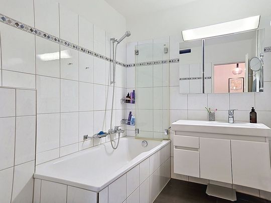 3 Zimmer, 77 m², 1. Stock - Foto 1