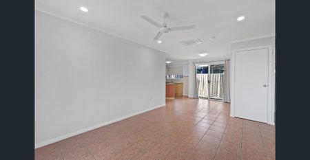 Tidy Unit in Central Location! - Photo 2