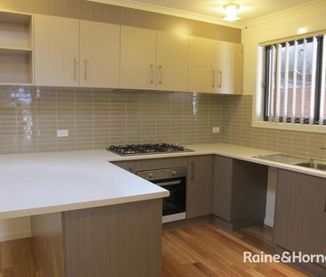 Quality 3 bedroom home in Great Cental Location! - Photo 4