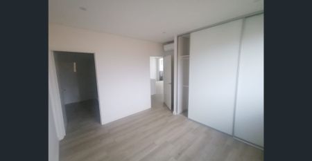 Near new center of Burwood ! North facing and Quiet Street next to Westfield & Burwood park only $980 per week - Photo 2