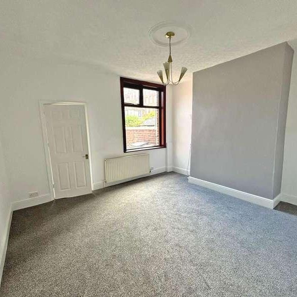 Lily Street, Royton, OL2 - Photo 1