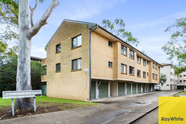 Prime Location - Photo 1