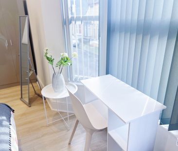 Room in a Shared House, Newcombe Street, L6 - Photo 5