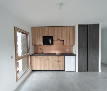 Location Appartement 1 pièce 31m² - Photo 3