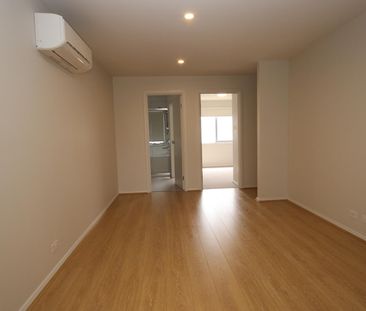 MODERN LIVING IN COOMBS! - Photo 2