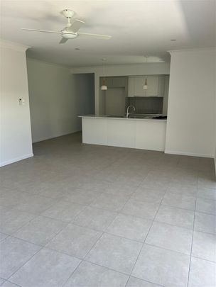 Modern & Stylish Newly Built Home in Bellbird Plac - Photo 1