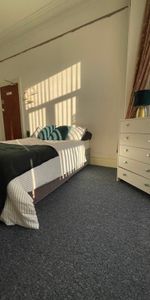 Room in a Shared House, Ash Grove, M14 - Photo 4