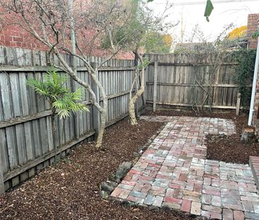 Art Deco Delight - Photo 5