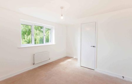 4 bedroom detached house to rent - Photo 5