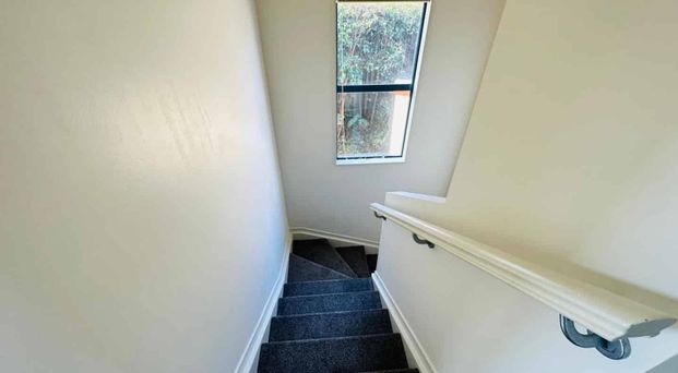 Newly Renovated Family Home in Prime Pakuranga Location” - Photo 1