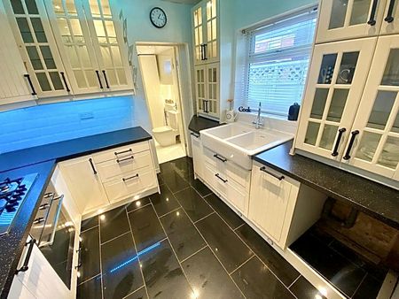 End of terrace house to rent on - Photo 3