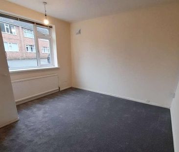 Barratt Close, Stoneygate, Leicester, LE2 - Photo 4