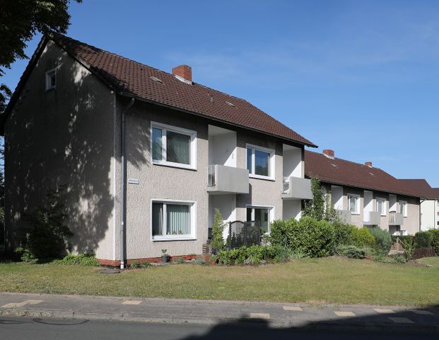 Niedliche 1-Zimmer-Wohnung mit Loggia// 1.OG. Wohnung 2 - Mindestalter: 50 Jahre - Photo 1