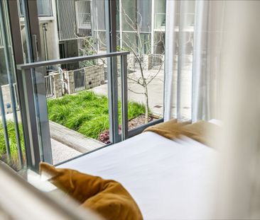 Fully Furnished 1-Bed + Study in Union Green - Photo 4