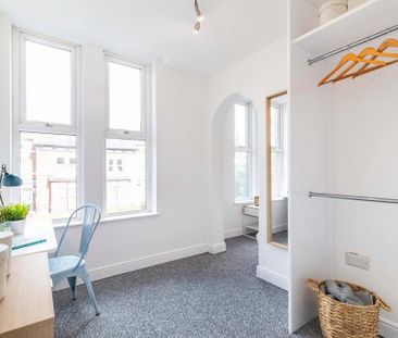 6 bedroom flat to rent - Photo 4