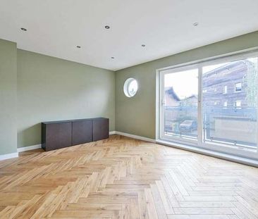 Bailey Close, Thamesmead, SE28 - Photo 1