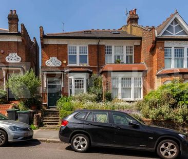 Located on the top floor of a period conversion close to Muswell br... - Photo 1