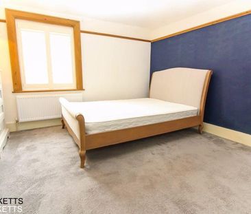 2 bedroom end of terrace house to rent - Photo 4