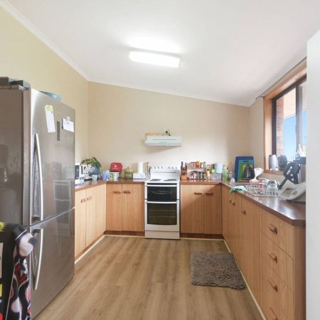 Double Storey Family Home - Photo 3