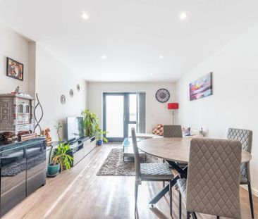 2 bedroom flat to rent - Photo 2