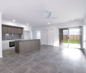 Comfortable Family Living - Photo 3