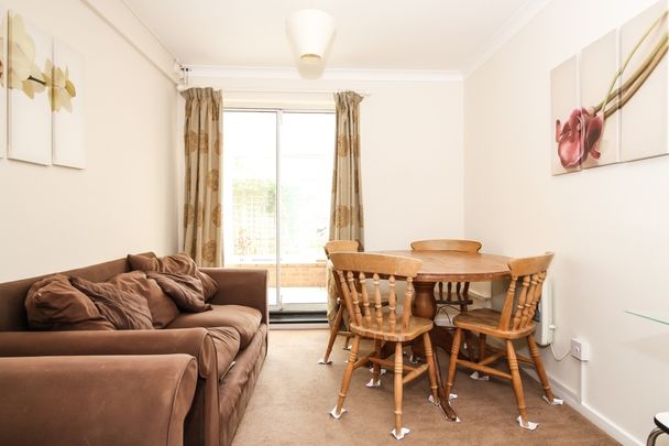 Leiden Road, Headington - Photo 1