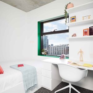 4 Bedroom Shared Bathroom, Double Bed - Photo 2